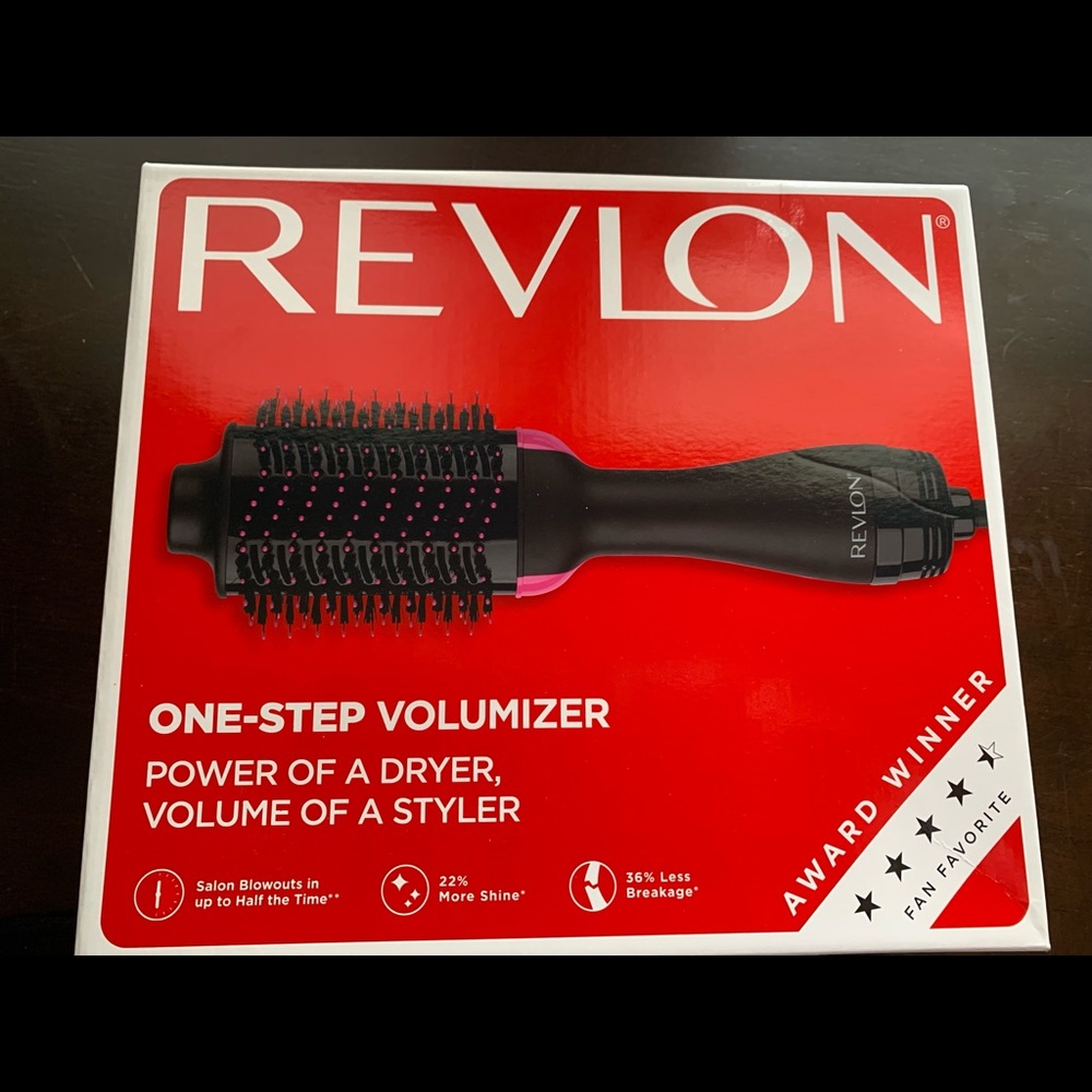 ***REDUCED*** Revlon One Step Volumizer - NEW ✨